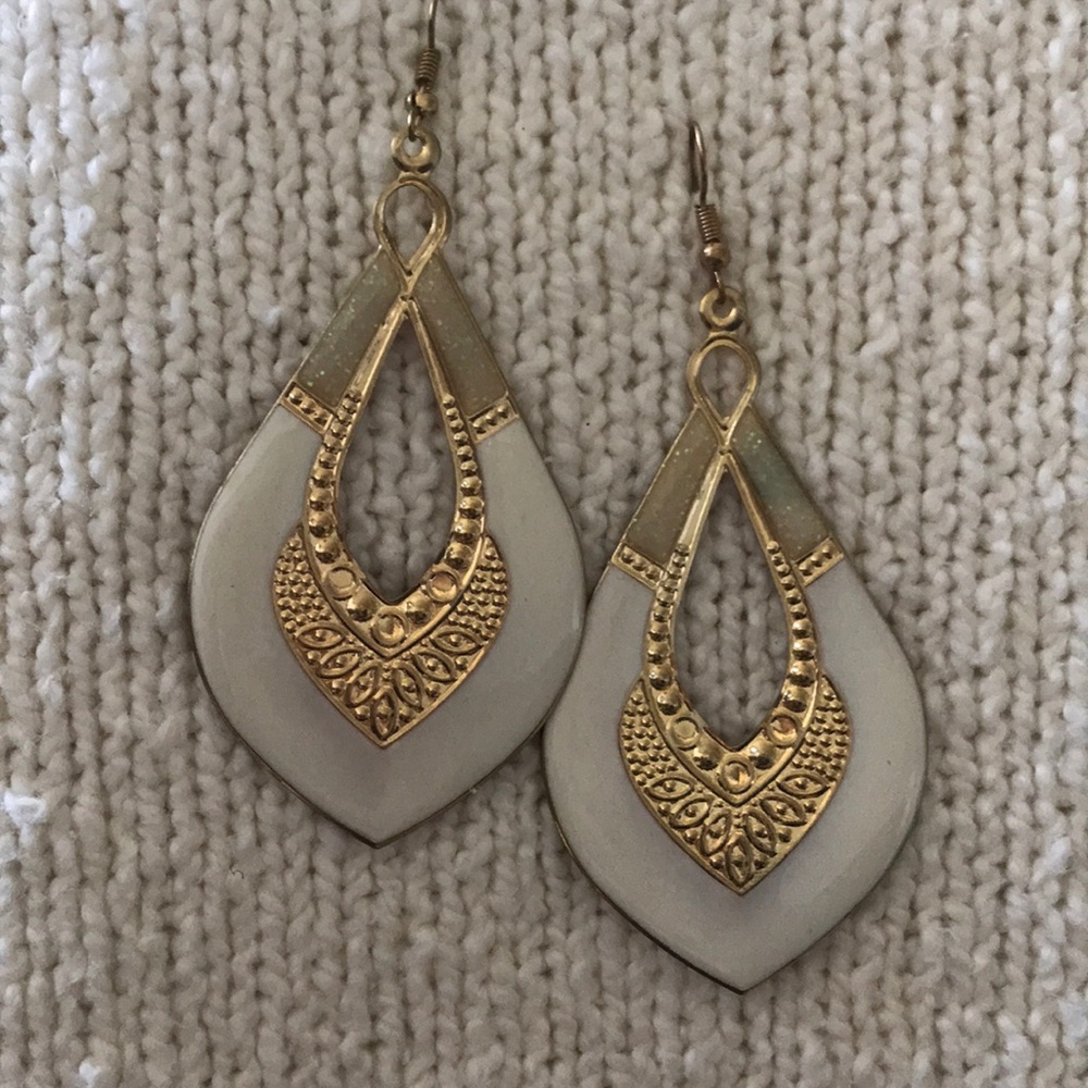 Teardrop earrings